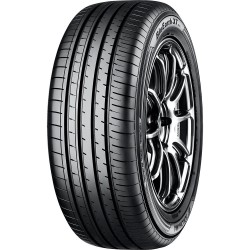 215/65R17 YOKOHAMA BLUEARTH-XT AE61 99V CAA68